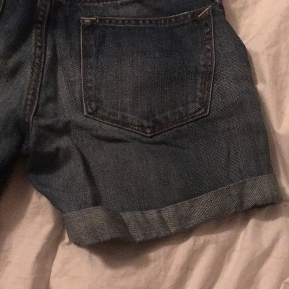 Jean gap shorts mid thigh - Picture 5 of 5